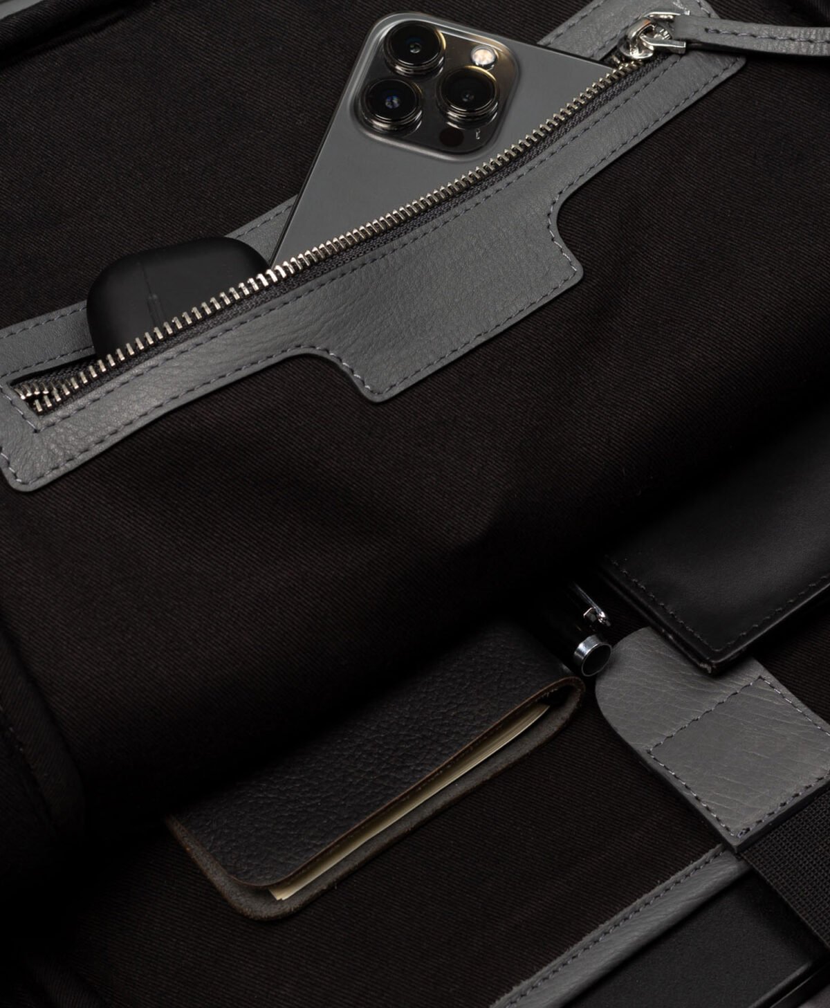 vogue-jacket-the-belarus-gray-leather-backpack-image203 vogue-jacket-the-belarus-gray-leather-backpack-image203