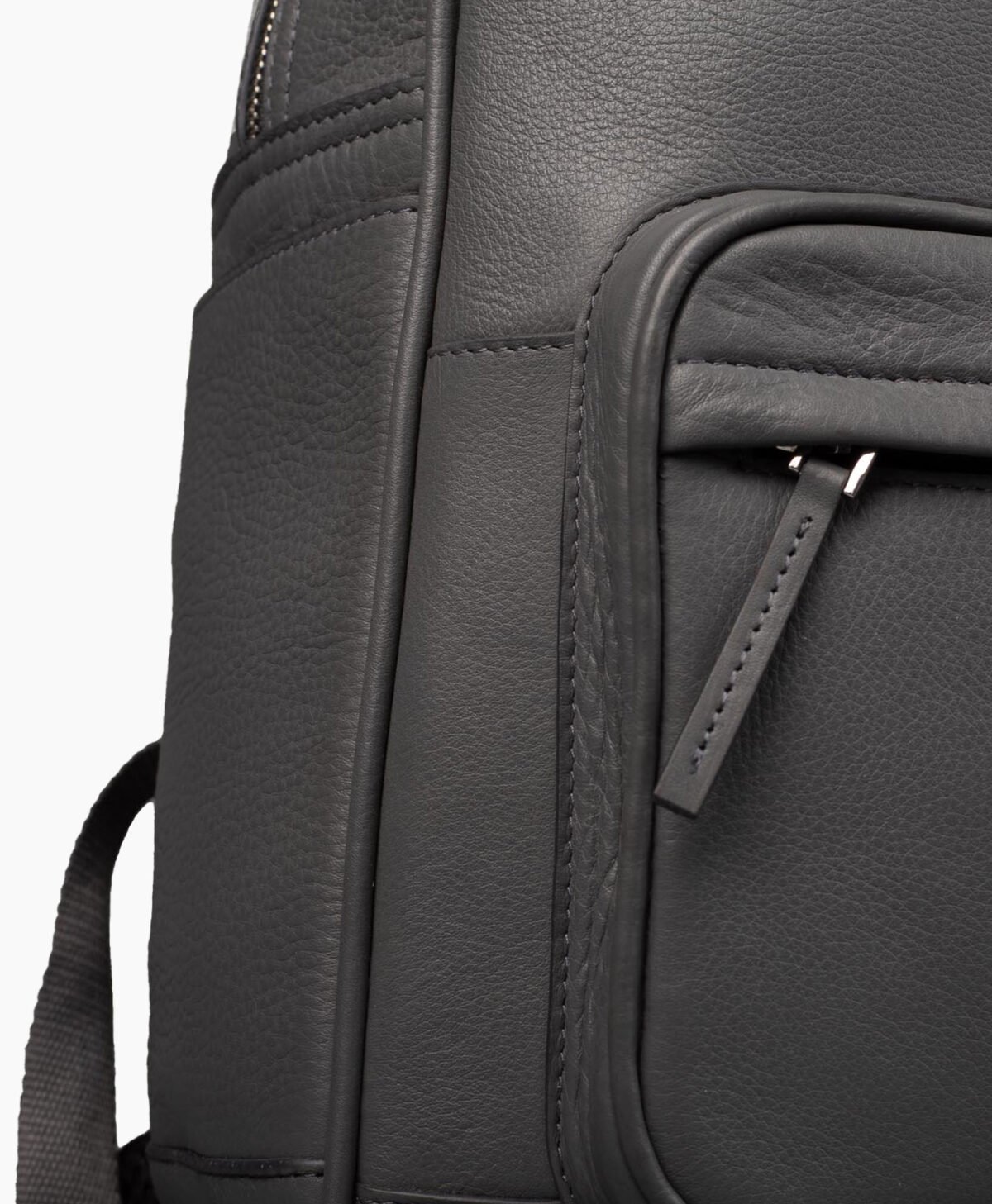 vogue-jacket-the-belarus-gray-leather-backpack-image205 vogue-jacket-the-belarus-gray-leather-backpack-image205