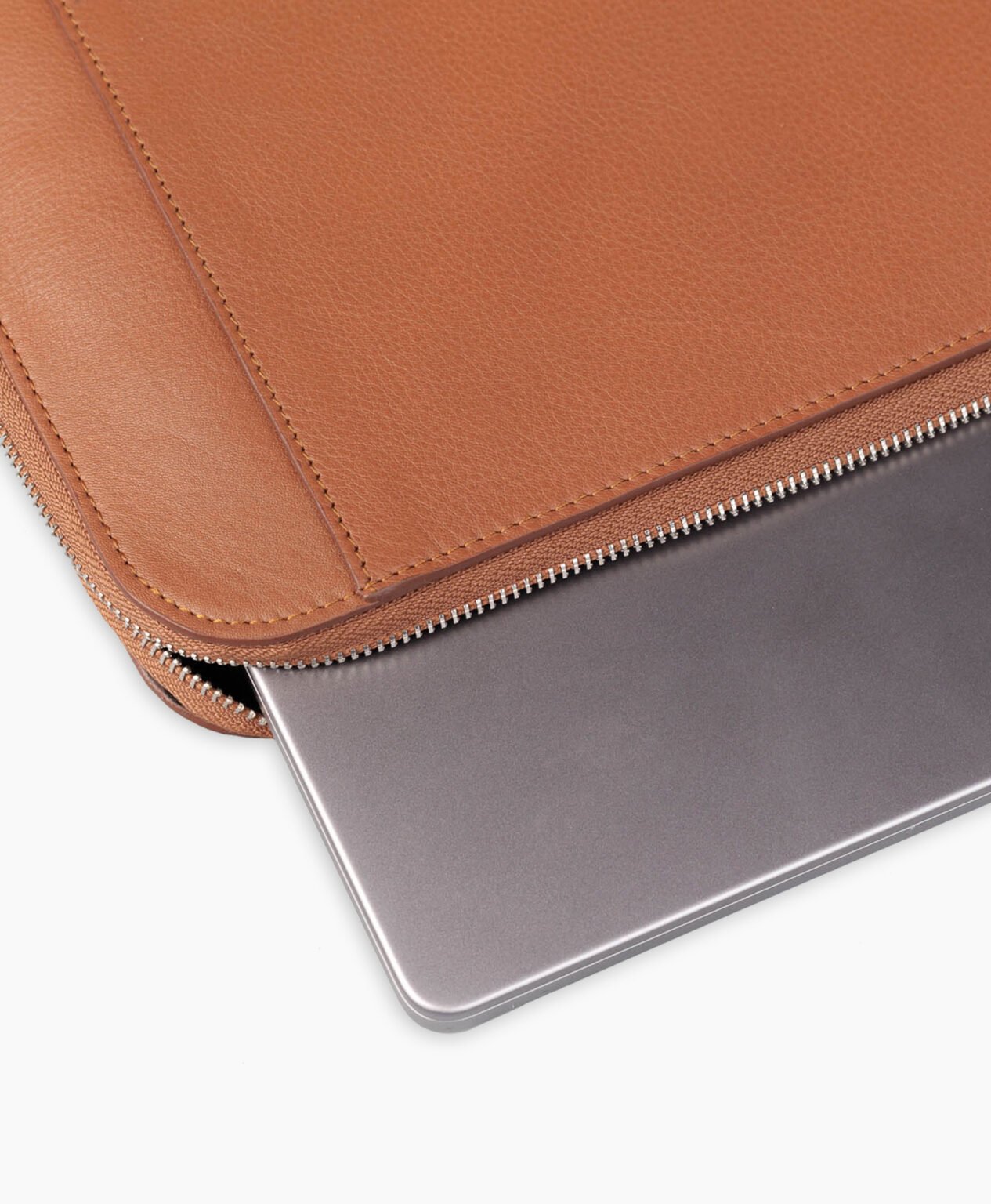 vogue-jacket-the-michigan-brown-leather-laptop-sleeve-image202