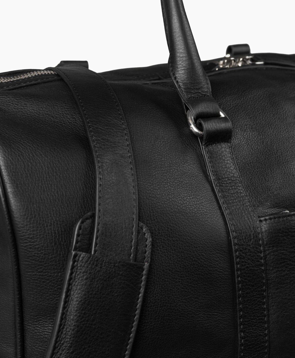 vogue-jacket-the-texas-black-leather-duffle-bag-image204