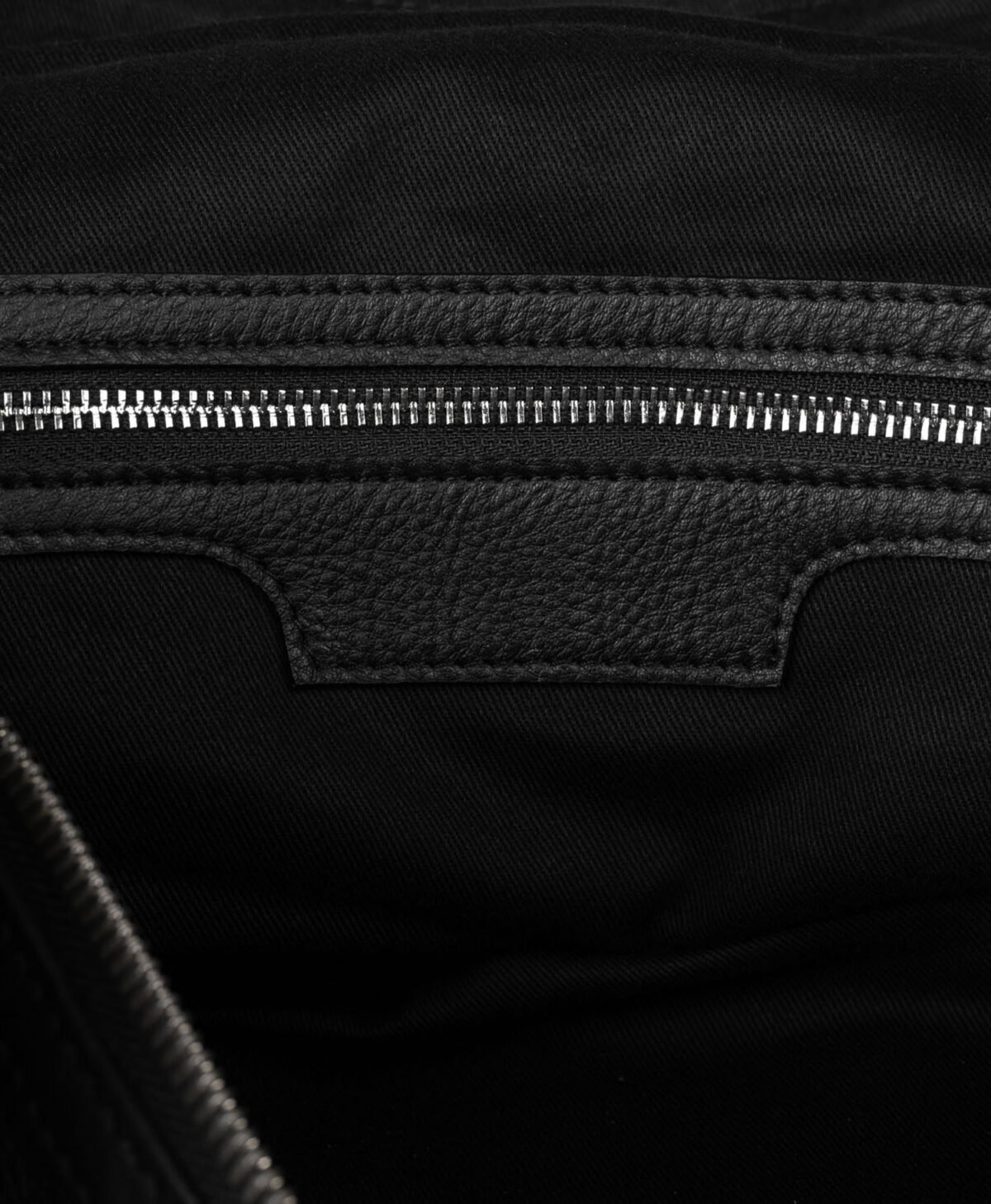 vogue-jacket-the-texas-black-leather-duffle-bag-image206