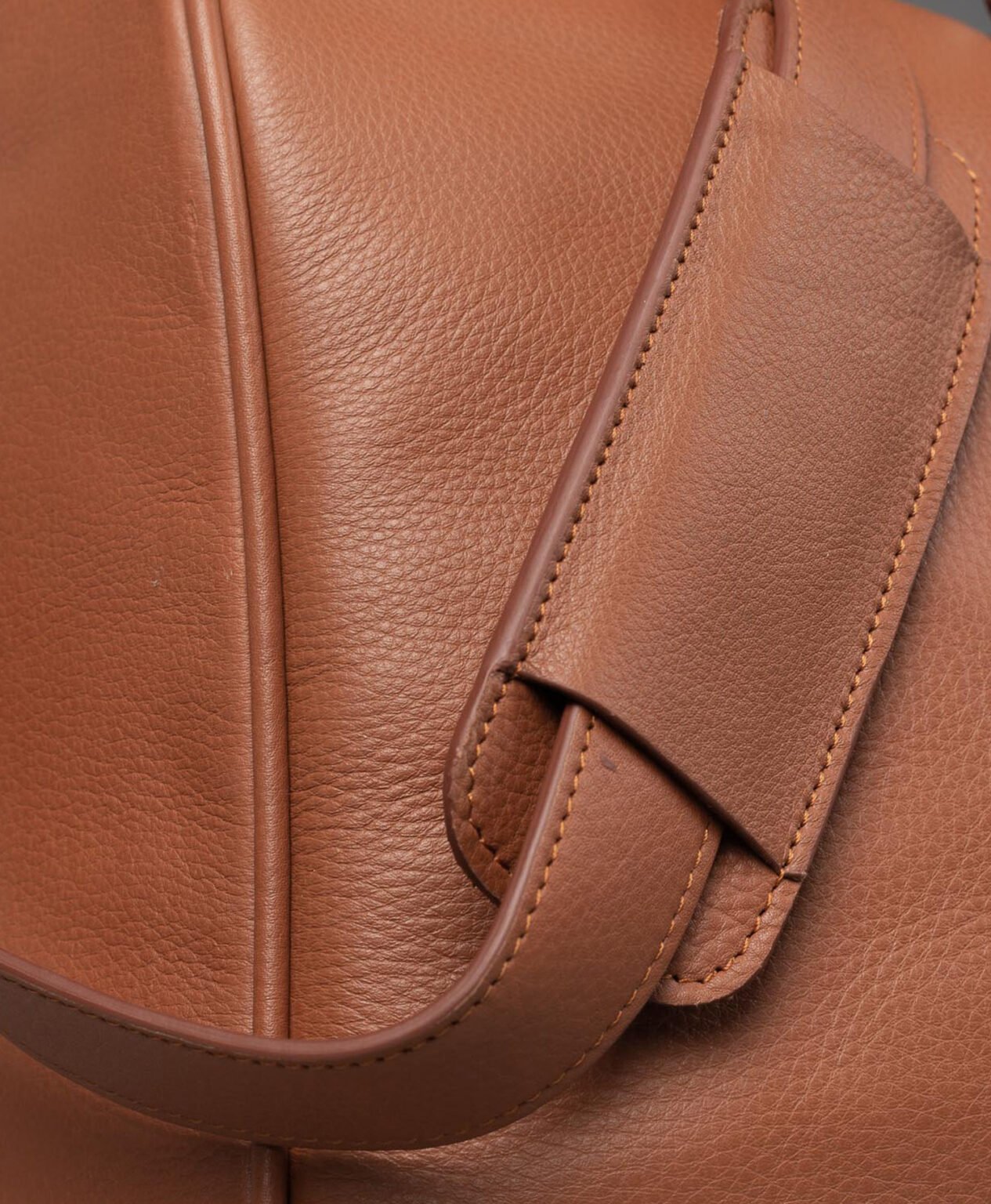 vogue-jacket-the-texas-brown-leather-duffle-bag-image205