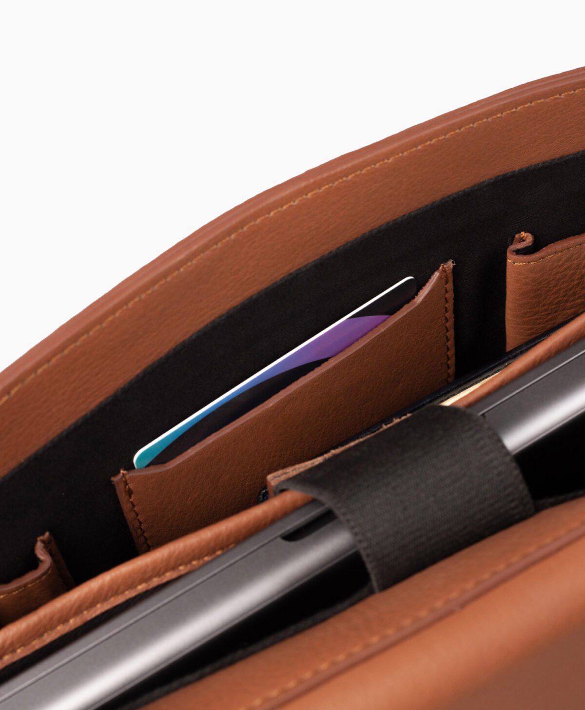 vogue-jacket-the-washington-brown-leather-messenger-bag-image205 vogue-jacket-the-washington-brown-leather-messenger-bag-image205